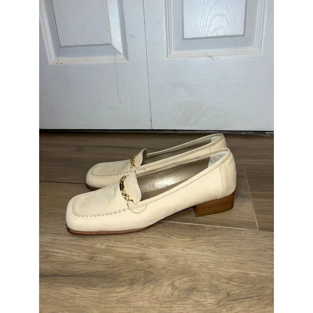 Y2K Vintage 90s St. John Womens Cream Leather Loafers With Gold Chain Detail 7